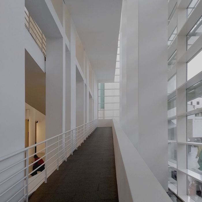 Photo of MACBA's interior showing the long soft ramp that takes you from ground floor to the first floor